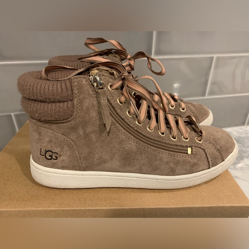 Women’s UGG olive leather high top sneaker size 6 1/2